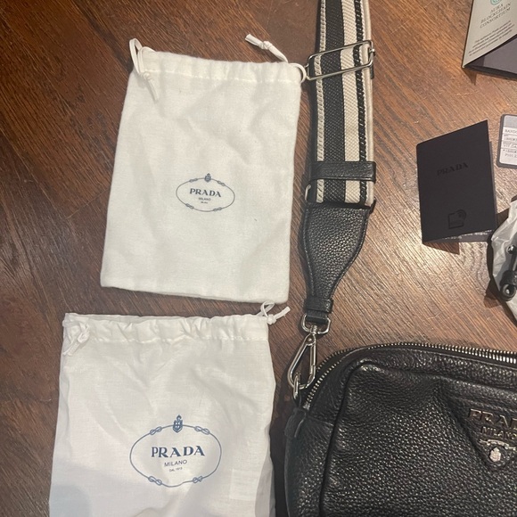 Prada black bag great condition - Picture 6 of 6